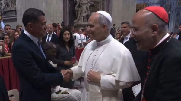  عکس؛ استقبال پاپ جدید از سرمربی اسبق مهدی طارمی