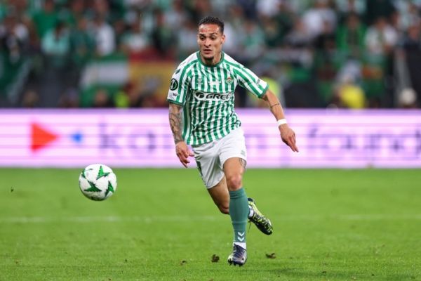 حمایت اسطوره شیاطین سرخ از وینگر برزیلی