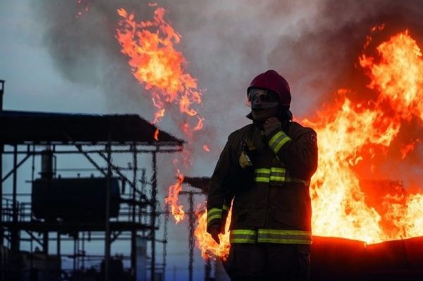 انبار نفت شهران و یک مخزن سوخت در جنوب هدف حمله رژیم صهیونیستی قرار گرفت