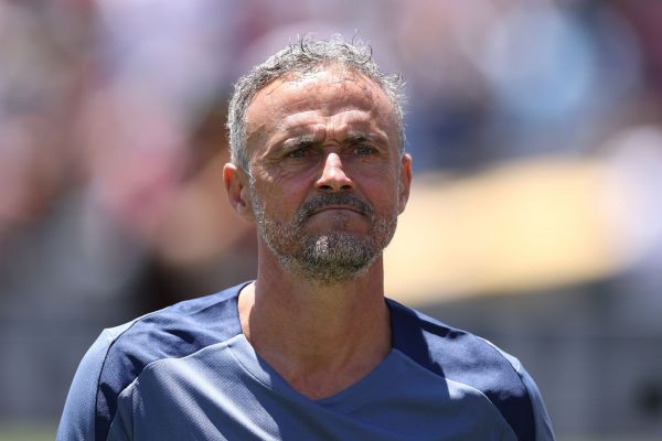 گلایه لوئیس انریکه از برنامه ریزی فیفا برای بازیهای جام جهانی باشگاهها