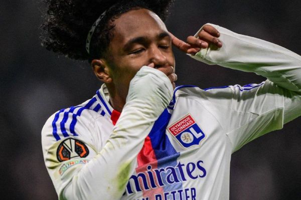 چلسی رقیب لیورپول در راه جذب ستاره لیون