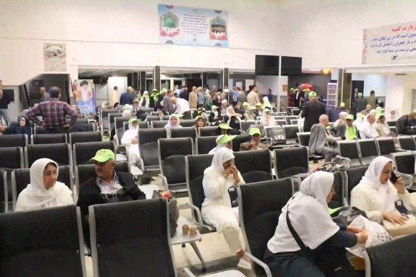  از طریق مرز زمینی؛ حجاج ایرانی از مرز مهران وارد کشور شدند