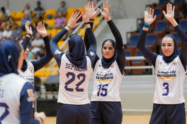 تیم ملی والیبال زنان از مرز بازرگان وارد کشور شد