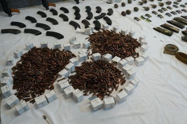 کشف محمولهٔ تسلیحاتی و تروریستی در کردستان + عکس