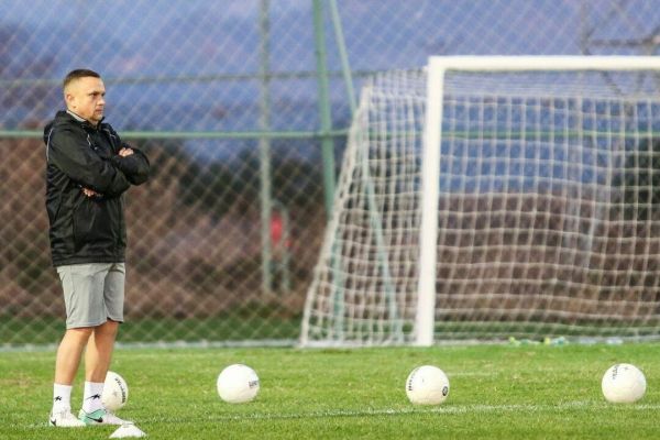 مربی تیم ملی فوتبال به رومانی رفت +عکس