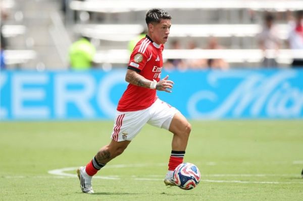 واکنش وینگر بنفیکا به دعوای بازیکن و سرمربی این تیم