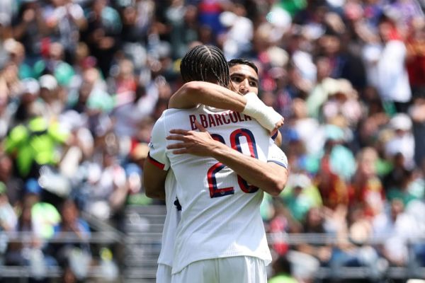  قهرمان اروپا به عنوان صدرنشین صعود کرد