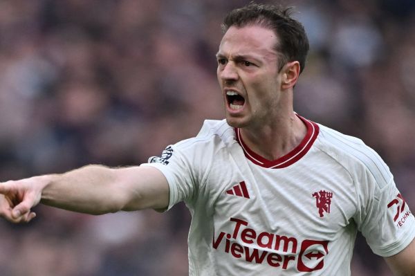 ستاره کهنهکار شیاطین سرخ در اولدترافورد ماندنی شد