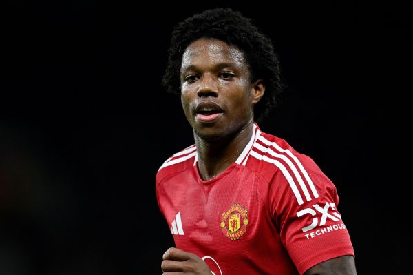  کار دشوار منچستریونایتد در پیدا کردن مشتری برای مدافع جوان خود