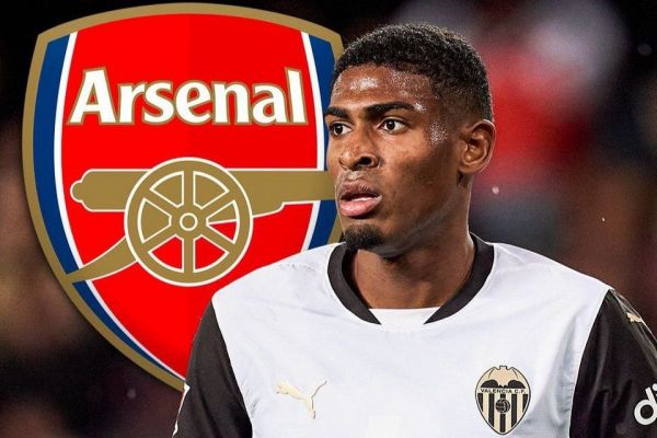  مذاکرات پیشرفته آرسنال برای جذب مدافع والنسیا