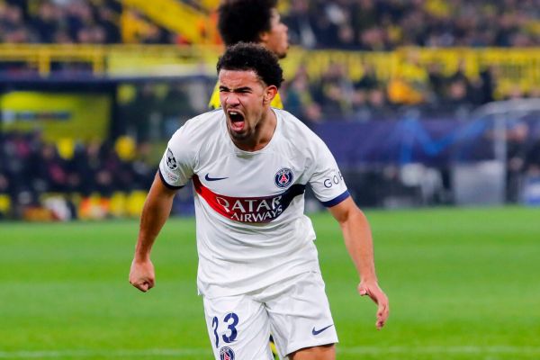 علاقه منچستریونایتد به ستاره خط هافبک پاری سن ژرمن