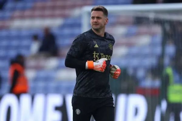  رسمی؛ قرارداد بازیکن 39 ساله منچستریونایتد تمدید شد