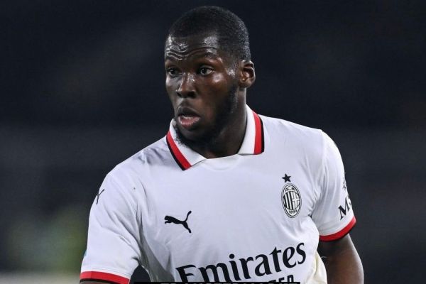 رقابت دو باشگاه انگلیسی برای جذب هافبک آمریکایی میلان