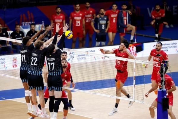 تعجب گزارشگر از اسپک شریفی؛ زمین سوراخ شد