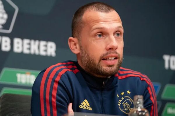 اقدام عجیب آژاکس؛ اخراج 7 بازیکن از طریق واتساپ