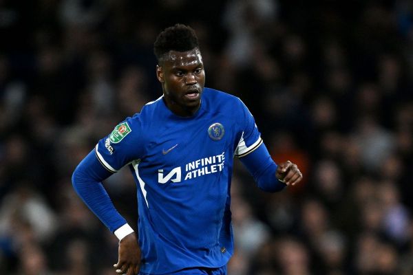 مصدومیت شدید مدافع چلسی در جریان پیروزی این تیم مقابل بنفیکا