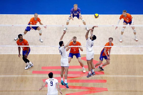  اوج انتقادات از جواد کریمی؛ پاسوری که پاس نمی‌دهد