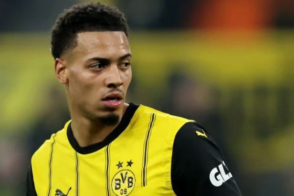  دورتموند هافبک خود را به منچستریونایتد نمی‌فروشد