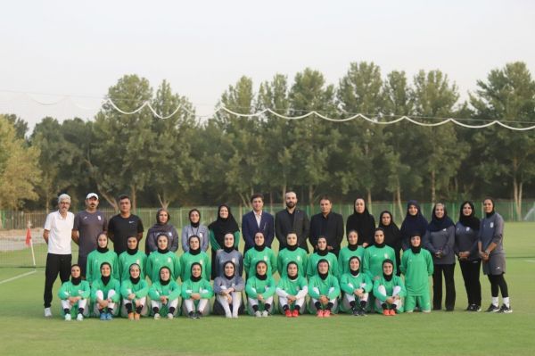  حضور اعضای هیات رییسه و دبیرکل در تمرین تیم ملی فوتبال بانوان