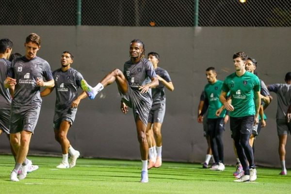  شروع تمرینات الدحیل برای دیدار با سپاهان