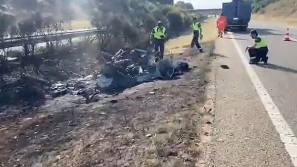 تصویری از خودروی ژوتا پس از حادثه مرگبار عکس