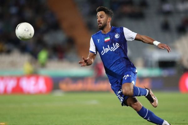 حضور رضاوند در تمرین سپاهان؛ چرا از او رونمایی نمیشود