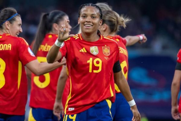 آیندهداران اسپانیا ادامه دارند؛ ویکی پا جای پای لامین گذاشت