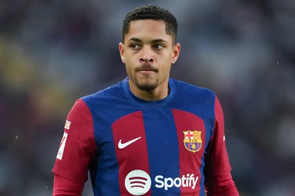 تاسف مدیرورزشی بارسلونا از رفتاری که با ستاره برزیلی شد