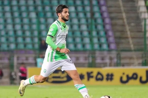 ادعای یک خبرگزاری هافبک خیبر در لیست استقلال نیست