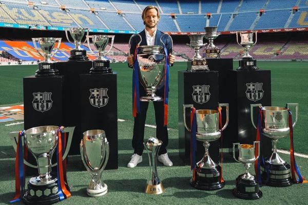 رسمی؛ وداع باشکوه ایوان راکیتیچ با مستطیل سبز