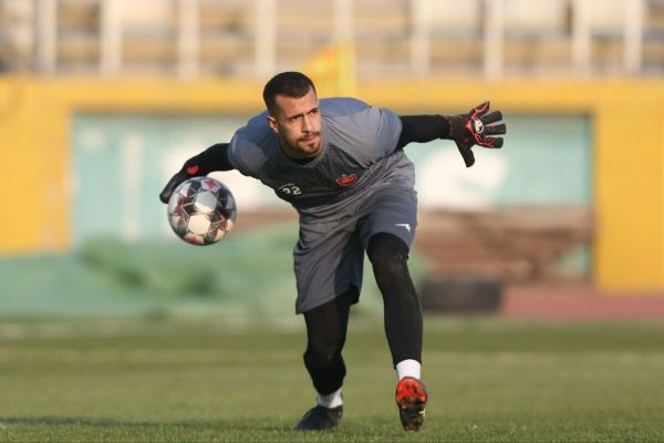 پیشنهاد 2 تیم لیگ برتری به دروازهبان پرسپولیس