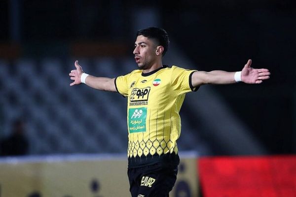  مهمان ویژه تمرین سپاهان  عکس