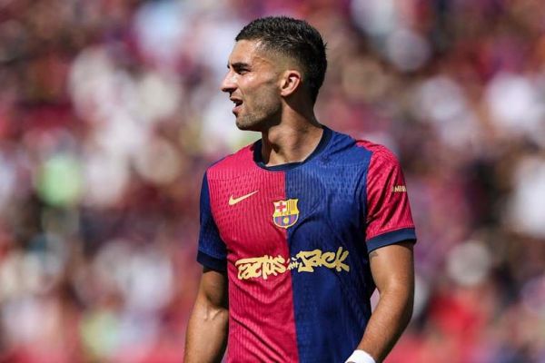 دل ستاره اسپانیایی بارسلونا با ماندن است یا رفتن