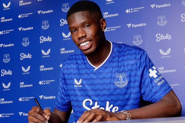  رسمی؛ ستارۀ فصل گذشتۀ ویارئال به اورتون پیوست