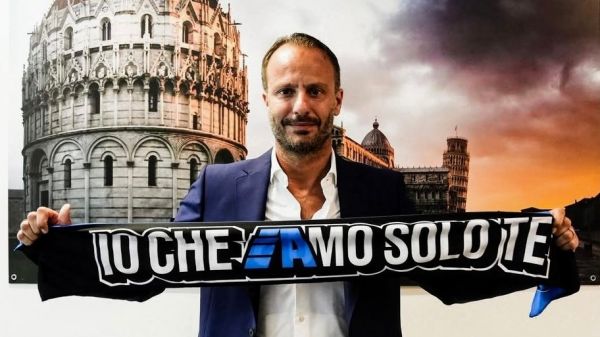  عکس؛ سرمربی جدید پیزا در کنار برج معروف