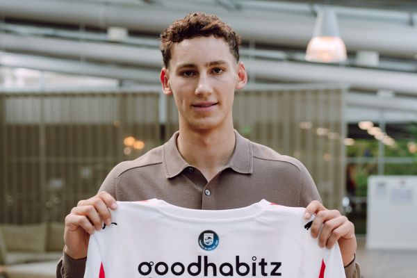  پسر بازیکن هلندی سابق بایرن مونیخ به آیندهوون پیوست