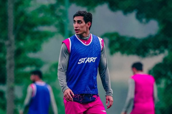  خیال آسوده تراکتور؛ از سمت چپ غمی در کار نیست