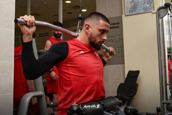  تمرین سرخپوشان در سالن بدنسازی