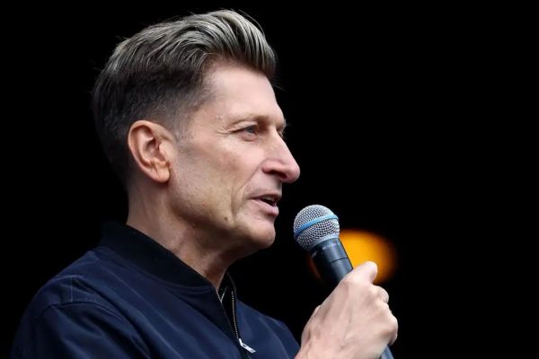  حمله تند رئیس کریستال پالاس به یوفا پس از حذف از لیگ اروپا