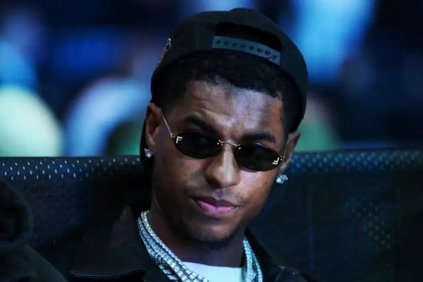  چرا ستاره منچستریونایتد همچنان تیمی پیدا نکرده