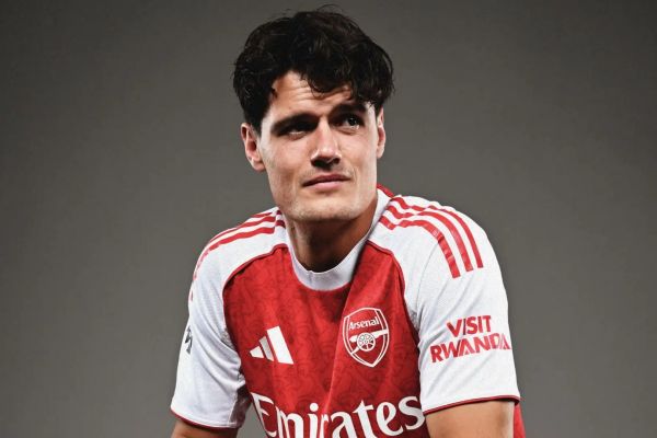  اشک‌های هافبک جدید آرسنال هنگام عکسبرداری با لباس این تیم