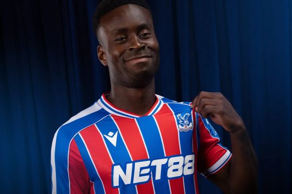  رونمایی قهرمان اف‌ای کاپ از پیراهن جدیدش