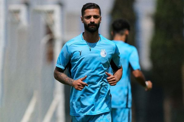  مدافع استقلال معافیت تحصیلی گرفت