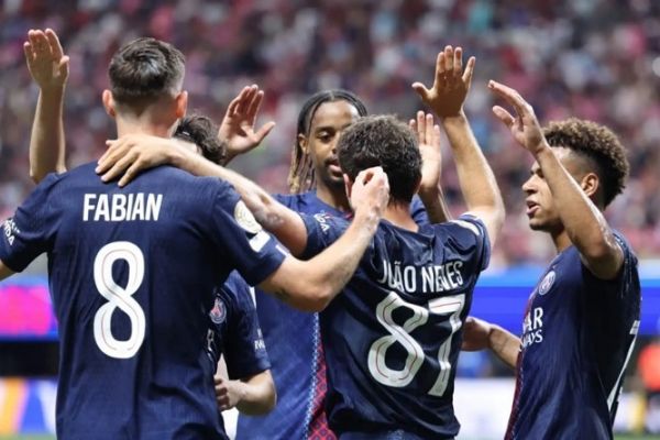 تمجید ویژه اسطوره 78 ساله بارسلونا از پاریسن ژرمن