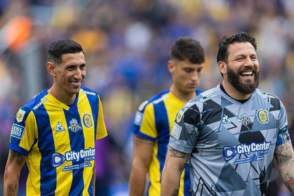 استقبال هواداران روساریو از آنخل دی ماریا عکس