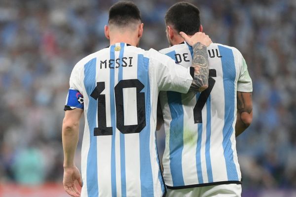 یاور مسی در تیم ملی، در آستانۀ انتقال به اینتر میامی