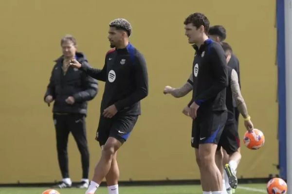  دو بازیکن بارسلونا که در برابر جدایی مقاومت می‌کنند