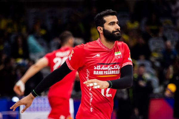  چرا اسفندیار مقابل لهستان بازی نکرد