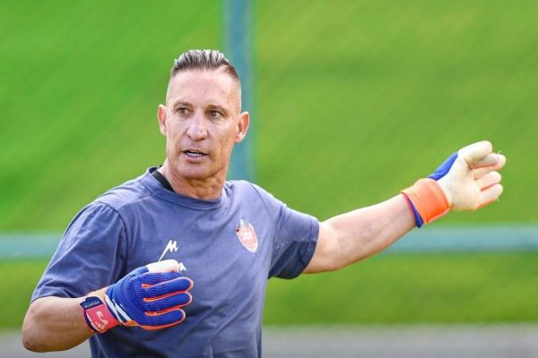  مربی سابق دخیا و بیرو؛ پیش‌ به‌سوی سومین دستکش طلایی