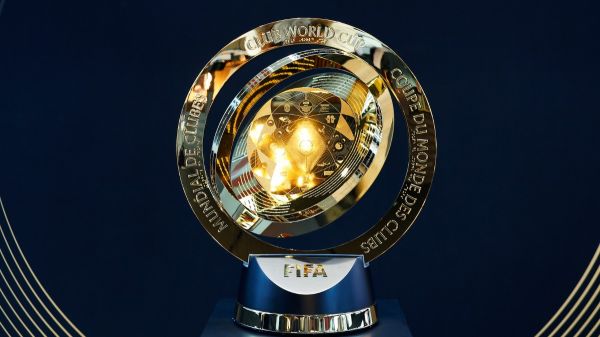  رونمایی از نشان ویژه قهرمان جام جهانی باشگاه‌ها  عکس